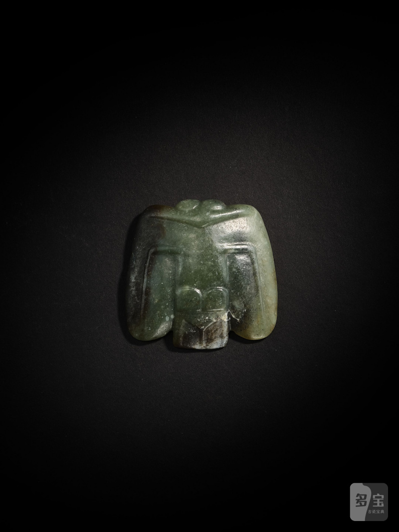 商　玉鳥形佩 | A JADE BIRD-FORM PENDANT - 图3